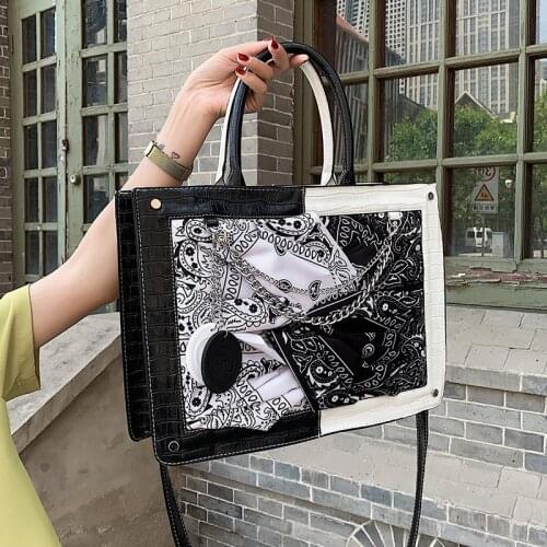 Crocodile Pattern Large Capacity Tote Bag 2021 New Summer Fashion Black And White Contrast Color Womens Designer Messenger Bag