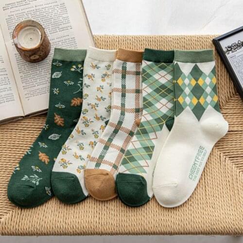 Green Geometry Pattern Retro Women Socks Cotton Cozy Breathable Street Casual Socks Flower Rhombus Preppy Style Girls Cute Socks