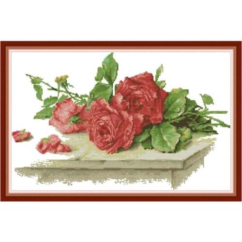 Red roses on the table cross stitch kit aida 14ct 11ct count print canvas cross stitches needlework embroidery DIY handmade