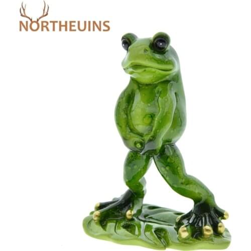NORTHEUINS Resin Creative Pee Frog Figurines For Interior Home Loft Decoration Accessories Nordic Modern Statue Desktop Ornament