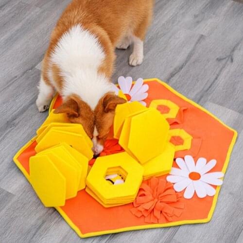 Pet Sniff Pad Funny Feed Game Honeycomb Shape Sounding Sniff Training Pad Bright Color Anti-slip Fleece Pet Slow Feeders Mat