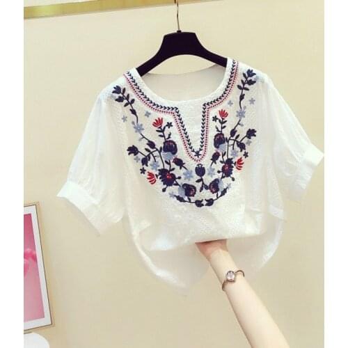 Fashion retro embroidery flowers round neck short-sleeved shirt women 2021 summer new Korean style casual shirt tide