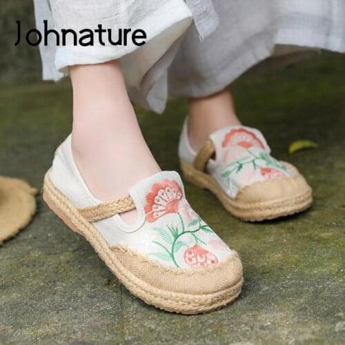 Johnature Embroider Flats Women Shoes Round Toe Floral 2021 New Cotton Fabric Concise National Style Handmade Ladies Shoes