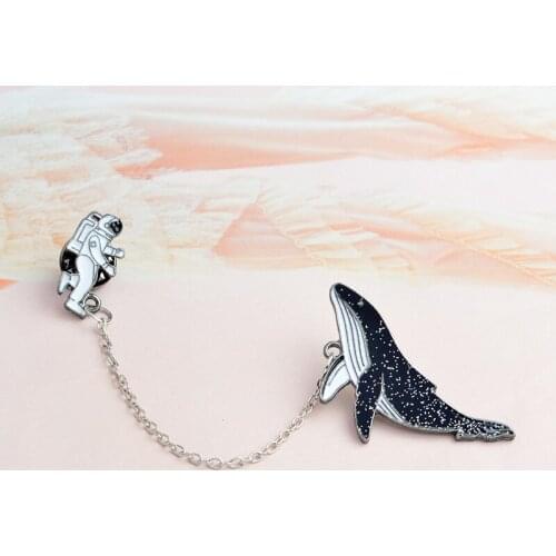 2pcs Lonely astronaut and blue whale enamel Pins Space chain Lapel enamel Pin Badge Cartoon Creative Brooches Jewelry Party Gift