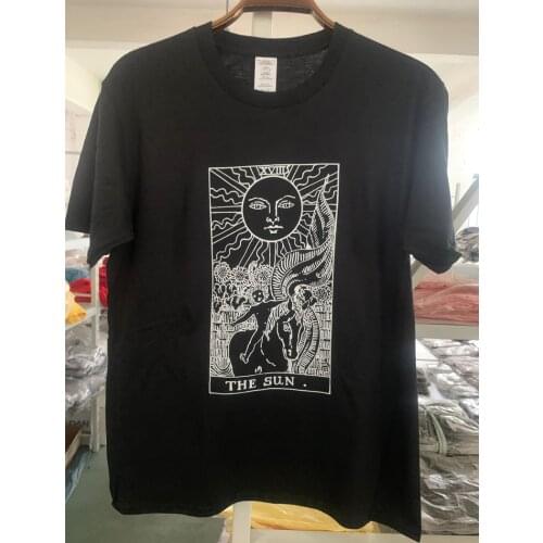 Black T Shirt Fashion Tees XVII The Sun Tarot Card Men T-Shirt Vintage Design Women Men Unisex T Shirt Tops Gothic Tees