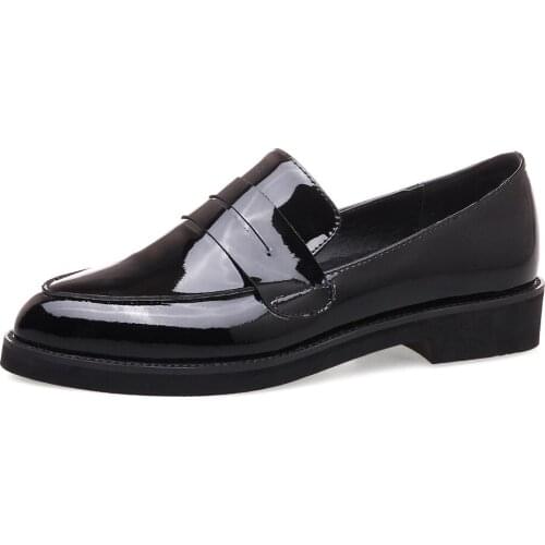 In early spring of 2018 new and comfortable leisure shallow low heel side with leather pointed mouth single shoes 18412