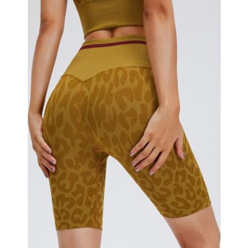 Seamless Leopard Print Sports Pants Stretch Fitness Tights High Waist Knee Length Leggings Women Yoga Pants Workout Shorts