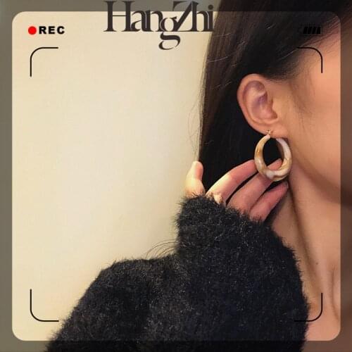 HANGZHI 2021 NEW Elegant temperament simple geometric stud earrings acrylic earrings