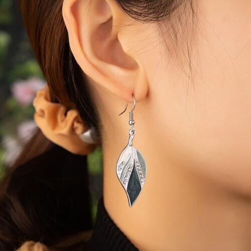 Modern Jewelry Leaves Earrings Popular Design High Quality Shiny Crystal Enamel Drop Earrings For Girl Fine Accessories