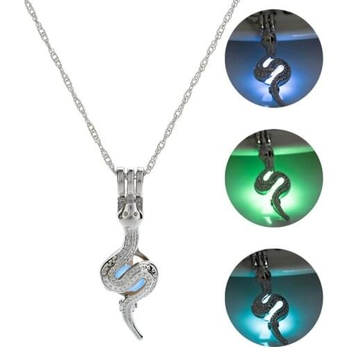 Personality Hip Hop Design Luminous Snake Pendant Necklace Fashion Women Jewelry Halloween Trend Party Gift Wholesale