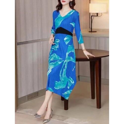 HOT SELLING Miyake fold Geometric print v-neck three quarter irregular dress IN STOCK