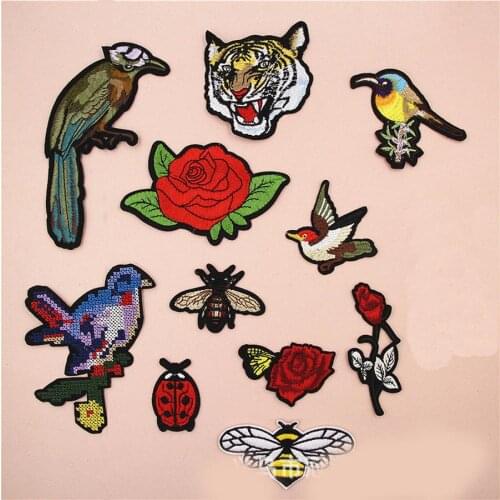 Fabric Embroidered Bird Snake Flower Patch Clothes Sticker Bag Sew Iron On Applique DIY Apparel Sewing Clothing Accessories B122