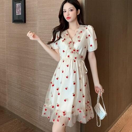 Rose Embroidery Dress Female 2021 V-neck Bubble Sleeve Summer Sexy Dress Sweet Voile Floral Short White Dresses for Women 0988