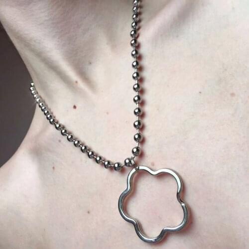 Classic Round Beads Clavicle Chain Necklaces Retro Fashion Statement Jewelry Geometric Hollow Flower Pendant Necklace For Women