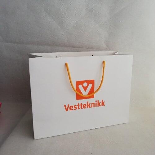 Wholesale 500pcs/lot Custom Paper Tote Bags with Logo in Gift Bag Thick Paperboard for Clothes and Shoes Provide Your Logo on It