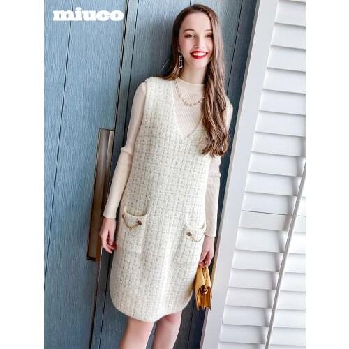 Half high collar knitwear+Blended fabric of plush bright silk Two piece dress with collar waistcoat Spring new High Top Quality