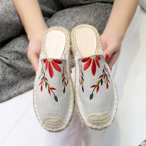 2021 Hot Selling True Flat Platform Hemp Rubber Slipper Casual Floral Sapatilas Sapato Womens Canvas Shoe Flat Sandal
