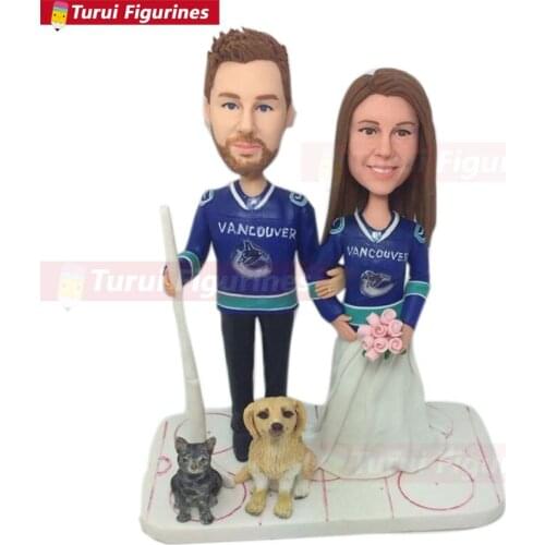 Ice Hockey Valentine Gift Personalized Bobble Head Clay Figurines Based on Customers' Photos Using As Wedding or Birthday Cake T