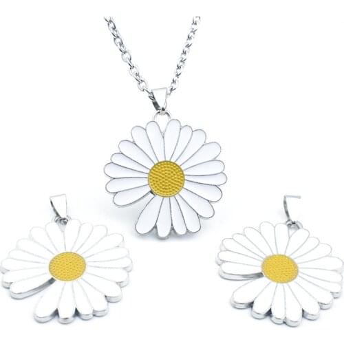 For Men and Women Titanium Steel Pmo Daisy Pendant Hip Hop Students Wear Web Celebrity GD with A Small Daisy 2021 DIY Necklace