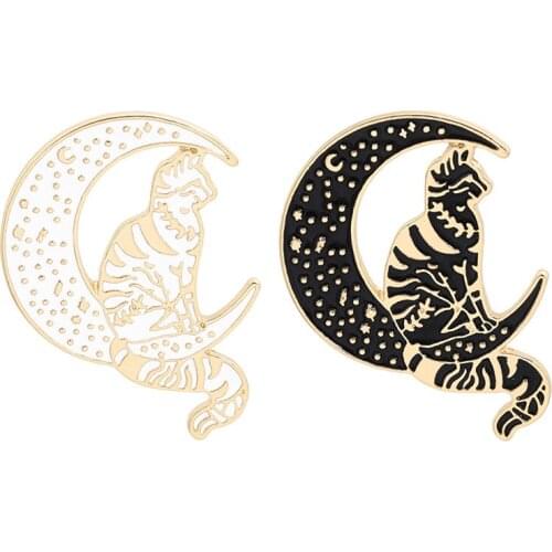 New personality pin, punk style cat brooch sitting on the moon, fun all-match bag cowboy badge