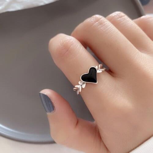 Punk Vintage Black Love Heart Ring For Women Men Adjustable Size Geometric Rings Exquisite Creative Jewelry Wholesale 2021