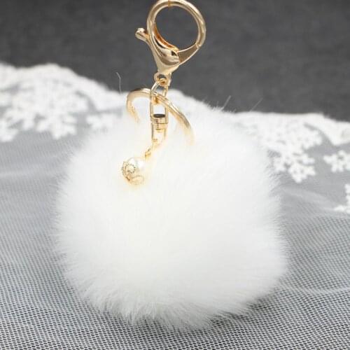 New Women Fur Key Chain Car Keychain 8cm Pom Pom 18 Colors with Pearl Bag Charm Cute Car Luggage Key Ring Keychains Jewelry