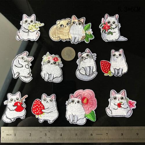 Kawaii Totoro Embroidery Patches Funny Cat Appliques Baby Clothing Backpack Decor Anime Strawberry Cats Applique Iron on Patches