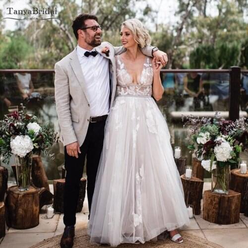 Deep V-Neck Wedding Dresses Sleeveless A Line Bridal Gowns Sexy Backless Beach Noivas Fashion DW378