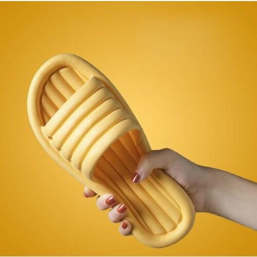 New Summer Home Slippers Non-slip Waterproof Comfortable Wear-resistant Slippers Simple Fashion Couples Bathroom Slippers