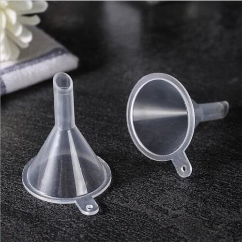 10pcs Small Clear Plastic PP Mini Funnels Packaging Travel Tools for Empty Bottle Filling Perfumes Essential Oils Aromatherapy