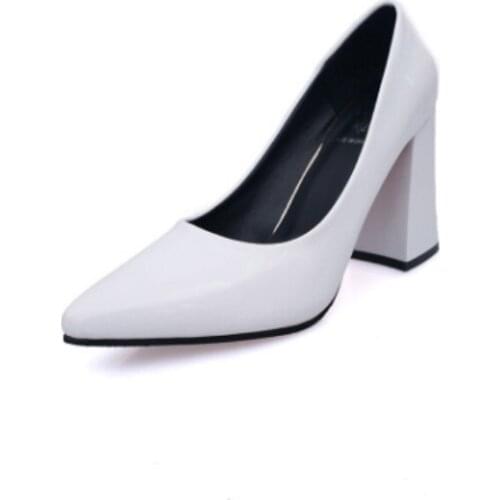 Spring new Korean temperament high-heeled shoes thick medium-heeled fashion womens single-pointed pointed patent leather profes