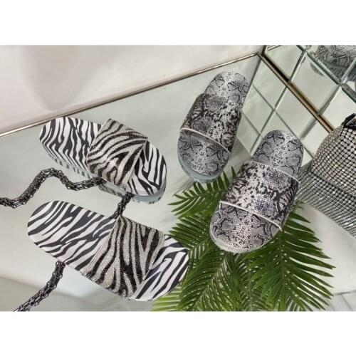 2021 Summer Fashion Women Casual Toten Rhinestone Zebra SexyGirl Bling Cool Indoor And Outside Home Slippers Ladies Sandalias