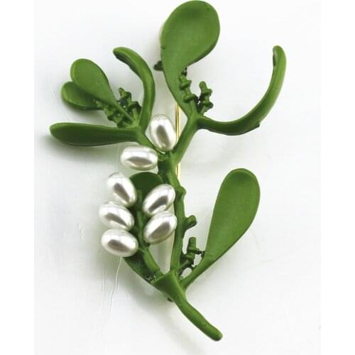 New European and American retro style natural garden imitation pearl green painted fashion delicate brooch