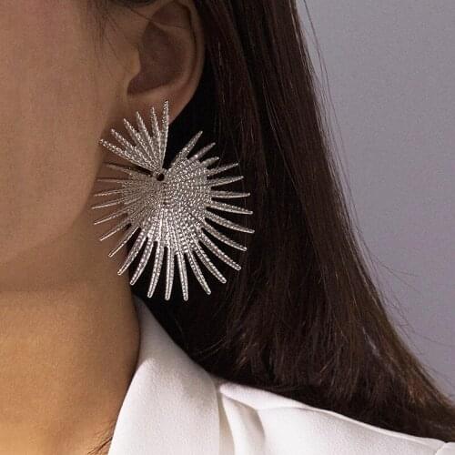 Vintage Exaggerated Metal Fan Shaped Stud Earrings for Women Punk Geometric Earrings Pendientes Fashion Jewelry Brincos XR2524