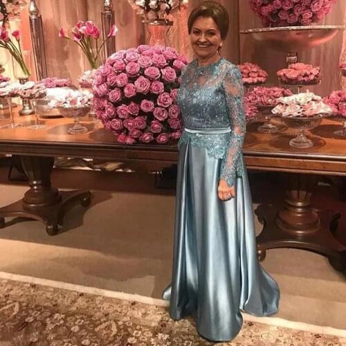 2021 Latest Arrival Charming Long Sleeve Mother of the Bride Dresses Lace Jewel Neck Buttons Back Wedding Guest Gowns Peplum