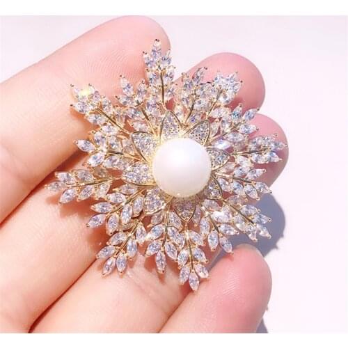 Ekopdee Sparking Luxury AAA Zircon Brooches For Women CZ Crystal Snowflake Brooch Dress Pins Bridal Wedding Party Jewelry 2021