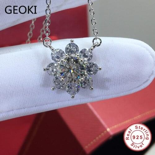Geoki 925 Sterling Silver Passed Diamond Test D Color VVS1 Moissanite Star Snowflake Pendant Necklace Luxury Wedding Jewelry