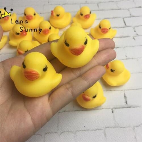 2000pcs/lot Wholesale 4*4*3cm Mini Yellow Hong Kong Rubber duck Pvc bath toy sound Floating Duck