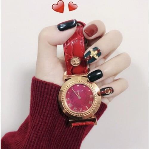 Brand red and green hit pure color with golden bee decoration 3d fake nails Cute short false nails Bride full nail tips lady