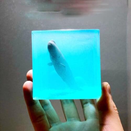 Marine Handmade Sperm Whale Ocean Freezing Cold Crystal Resin Ornaments Car Decoration Creative Gifts