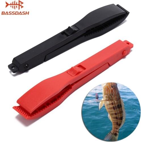 Bassdash Multifunctional Fishing Fish Clip Hand Controller Tackle Tool Fishing Body Grip Clamp Gripper Grabber with Lock Switch