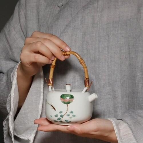 PINNY 230ML Hand Painted Ceramic Lotus Tea Pot Retro Traditional Chinese Tea Service Kung Fu Teapot Kettle