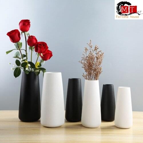 Simple and modern Nordic white flowers inserted into Chinese dried flower crafts home decoration ceramic vases