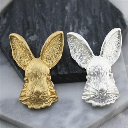 Fashion New Creative Art Stereoscopic Rabbit Cute Temperament Matte Gold Coat Brooch Button Badge Pin For Women Coat Decoration