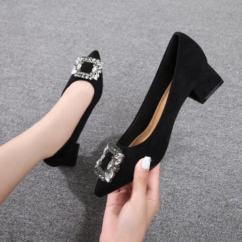 MOBI Suede Pumps