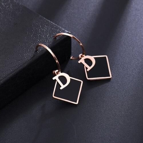 New Luxury Brand Exquisite Letter D Dangling Earrings For Women Titanium Steel Dangle Earrings Female Wedding Piercing Jewelry