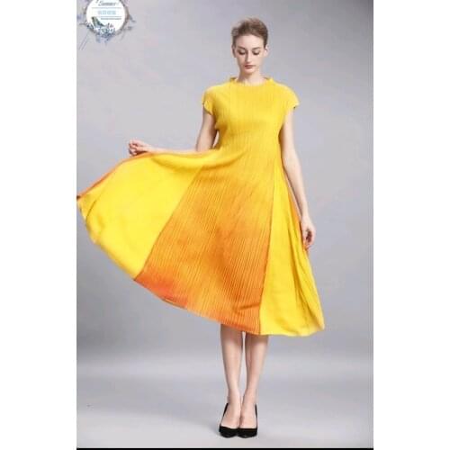 HOT SELLING Miyake Three and a half house pressure plait turtleneck and dyeing fold posed dress with short sleeves IN STOCK