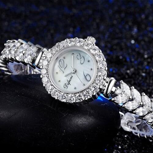 Fashion Women Full Crystals Jewelry Watches Luxury Rhinestone Bracelet Watch Waterproof Quartz Roman Wrist Watch Lotus