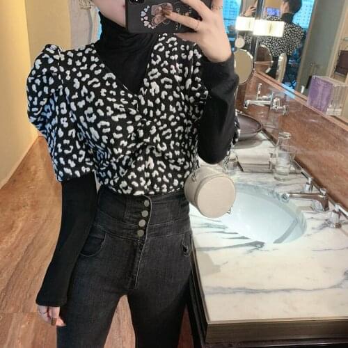 Retro Hong Kong Style Two Piece Set Women 2021 Spring Temperament Bubble Sleeve V-neck Leopard Print Tops+Slim Black Shirt Femal