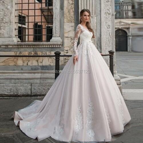 Pink Ball Gown Wedding Dresses Lace Appliques Vestidos De Noiva Long Sleeves Scoop Buttons Back Long Bridal Gown Robe De Mariee